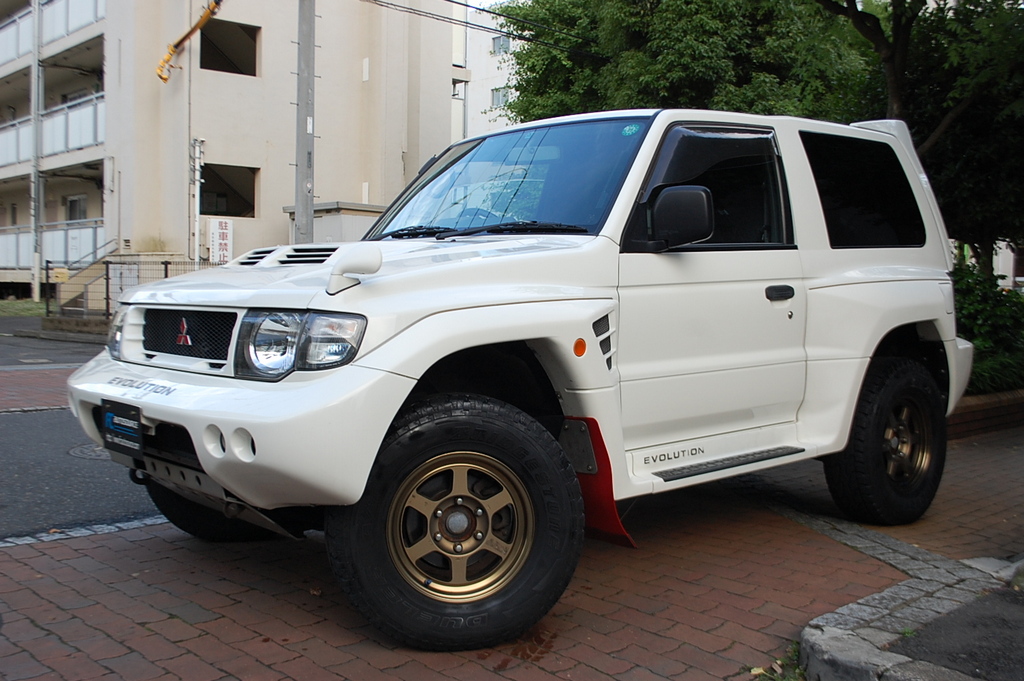 Pajero Evolution 5spd with Bronze Volks Racing alloys